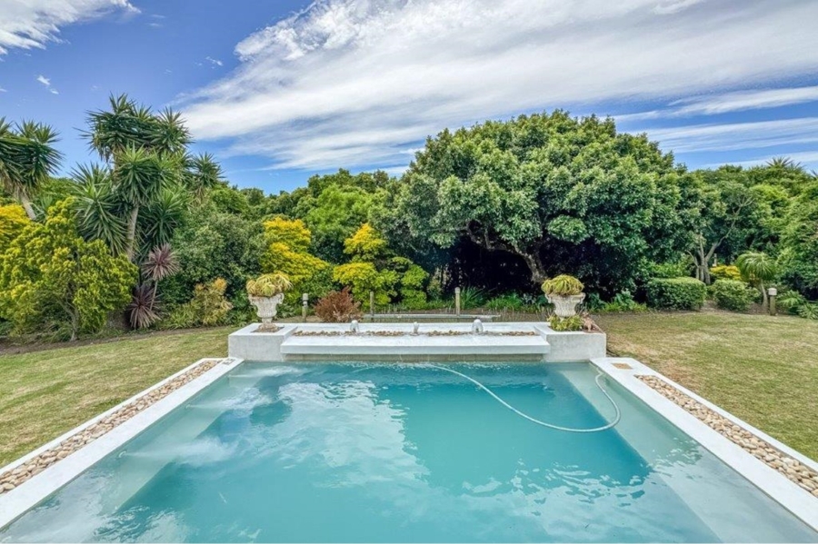 4 Bedroom Property for Sale in Lovemore Park Eastern Cape